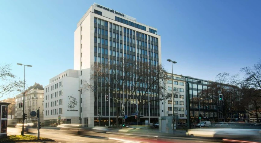 Me and All Hotel Dusseldorf, by Hyatt