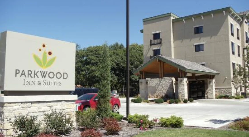 Parkwood Inn and Suites
