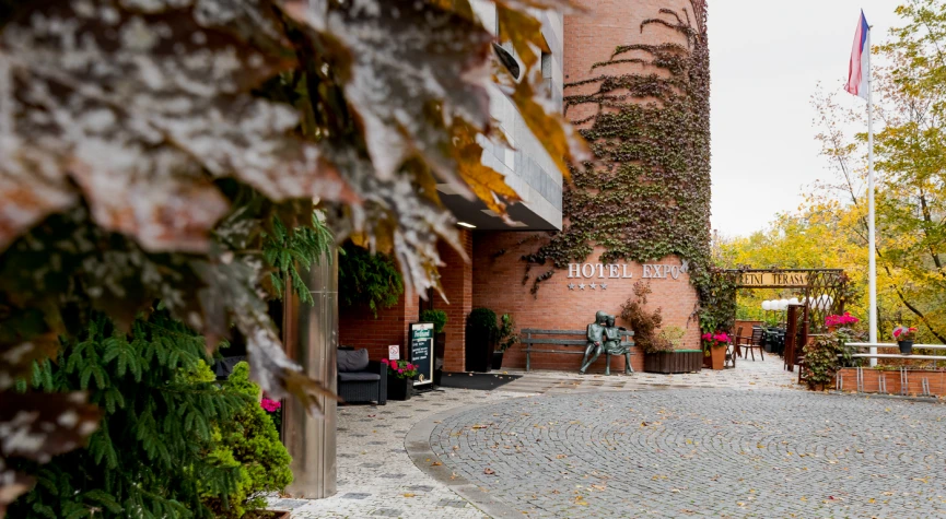 Expo Hotel