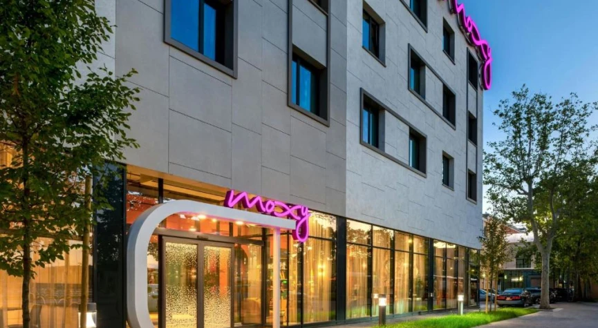 Moxy Verona