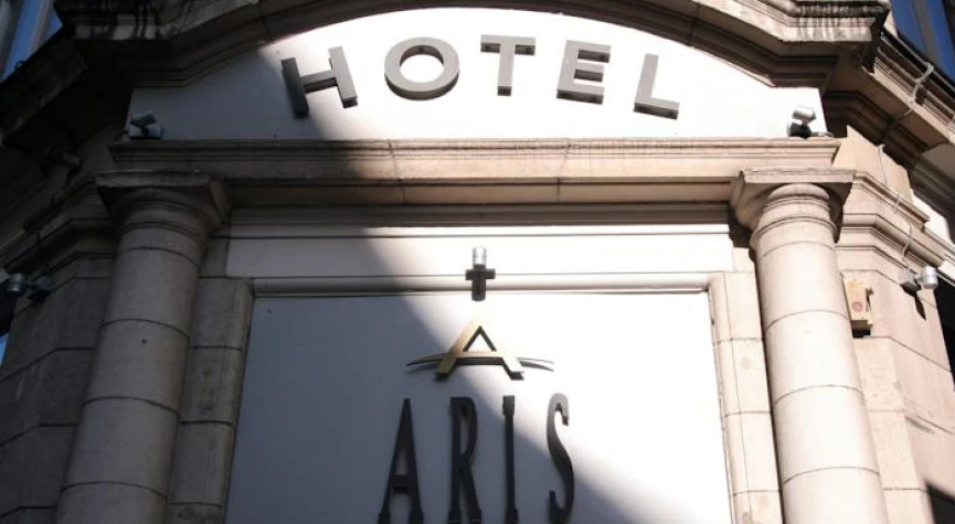 Aris Grand Place Hotel 