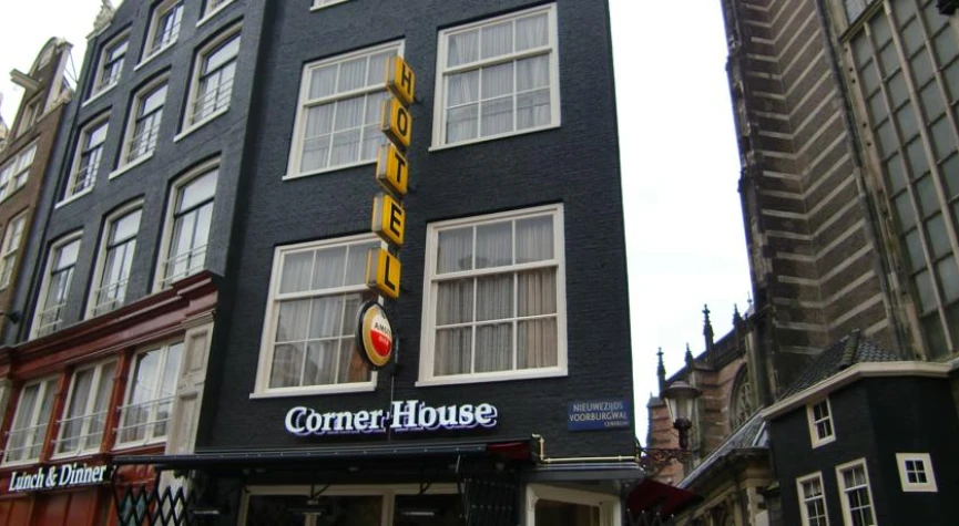 Hotel Corner House