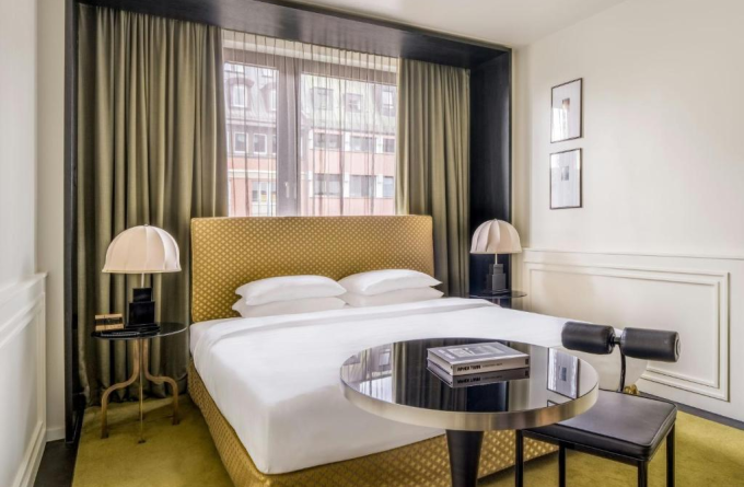 The Dean Munich - Autograph Collection