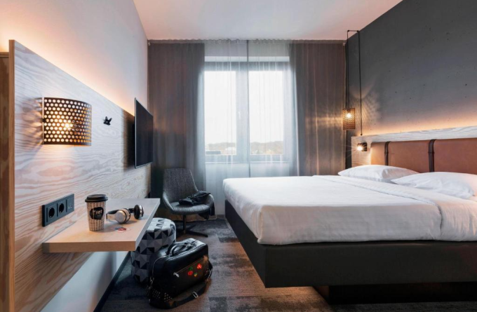 Moxy Duesseldorf South Hotel