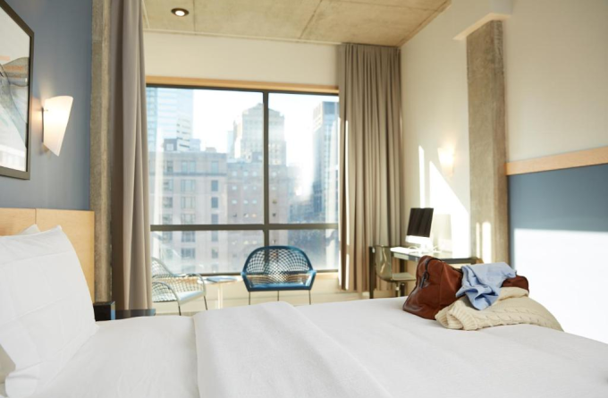 Le Dauphin Montreal Centre-Ville