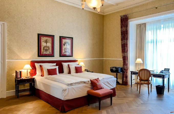 Villa Rothschild, Autograph Collection