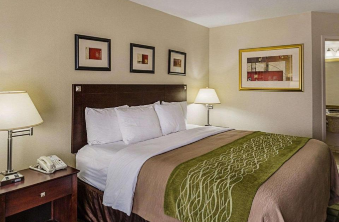 Comfort Inn & Suites Southwest Freeway at Westpark