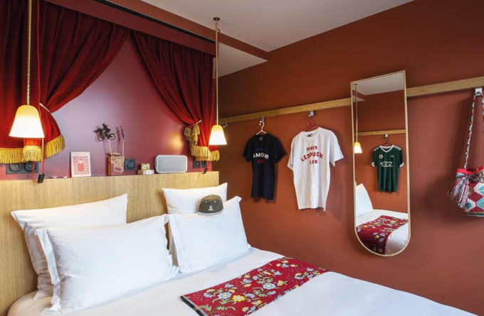 MOB HOTEL Paris Les Puces