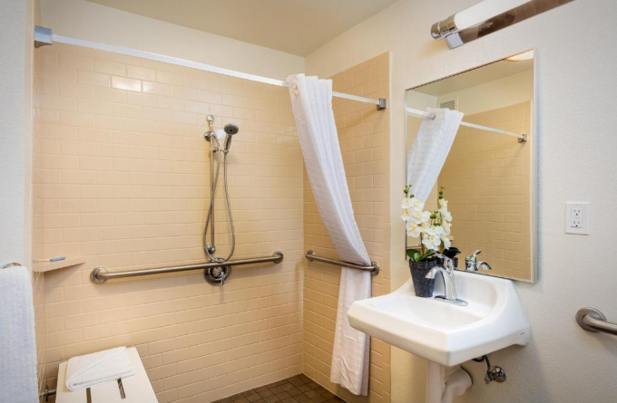 Candlewood Suites Anaheim - Resort Area, an IHG Hotel