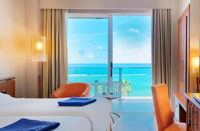 Bull Reina Isabel & SPA