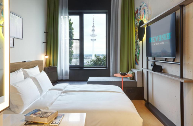 REVERB by Hard Rock Hamburg