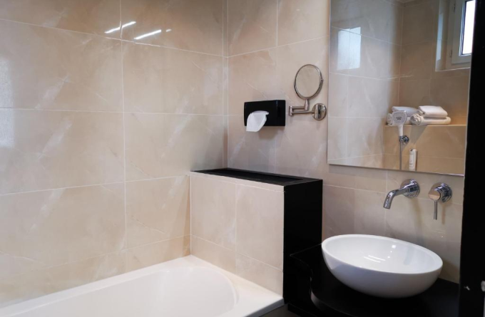 Le Boeuf Couronné - Hôtel & Restaurant Chartres- Logis Hotels