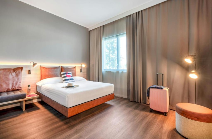 Moxy Verona