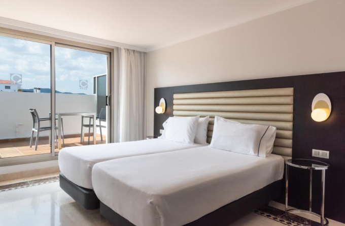 Eurostars Cristal Palace