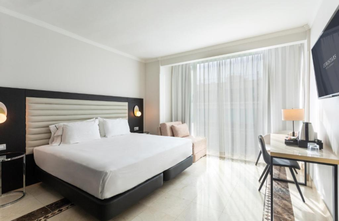 Eurostars Cristal Palace