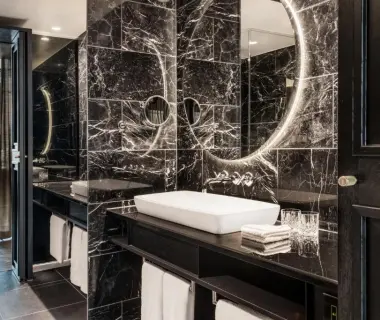 The Dean Munich - Autograph Collection