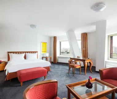 Main Plaza | Suite Tower