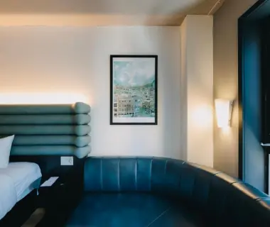 Le Dauphin Montreal Centre-Ville