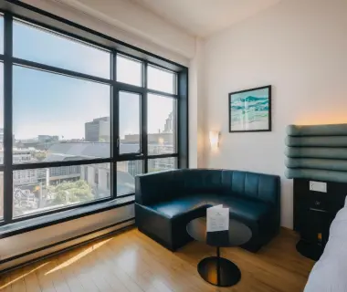 Le Dauphin Montreal Centre-Ville