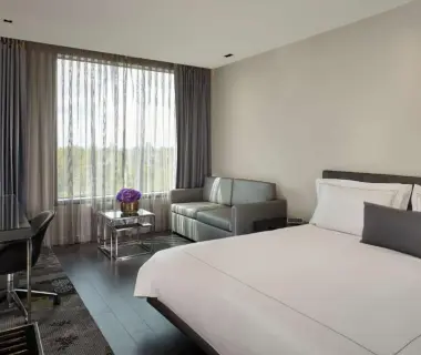 Park Plaza London, Park Royal