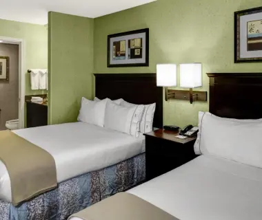Holiday Inn Express Suites Atlanta Buckhead