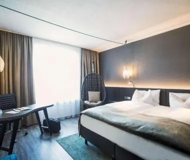 elaya frankfurt oberursel, Trademark Collection