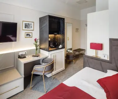 Star-Apart Hansa Hotel