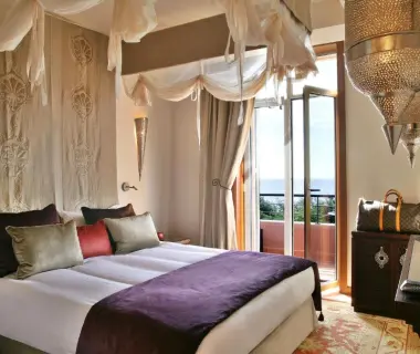 Tiara Yaktsa Côte d’Azur