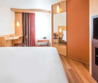 ibis Nantes Centre Tour Bretagne