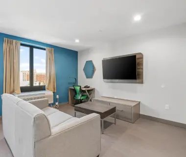 Holiday Inn Express & Suites Bronx - Zoo Area by IHG