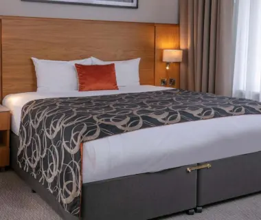 The Crown London Hotel, Cricklewood North West London, WorldHotels Distinctive