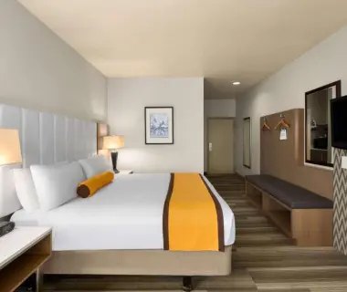 Hotel Marguerite South Anaheim - Garden Grove, Trademark Collection by Wyndham