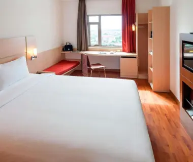 Ibis Saigon South