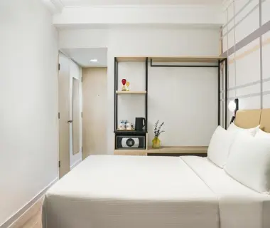 Ying'nFlo, Wesley Admiralty, Hong Kong