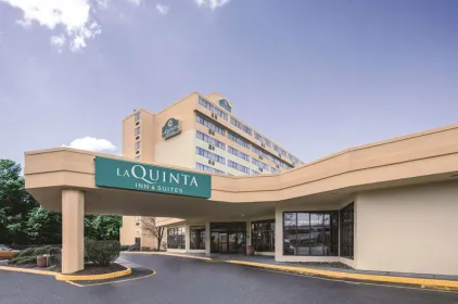 La Quinta Inn & Suites Secaucus Meadowlands