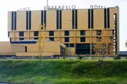 Hotel Raffaello Modena