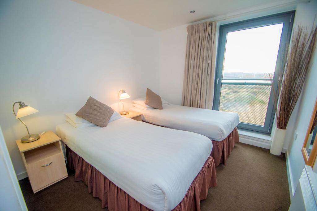 ocean-serviced-apartments-4-edinburgh-scotland-tradefairtrips